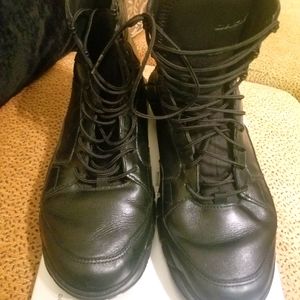 Oakley light addault leather black boots